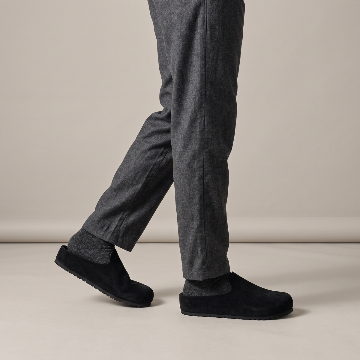 Black · side profile, high instep and lug sole